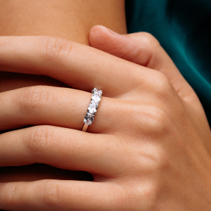 Срібна каблучка