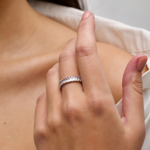 Срібна каблучкаучка