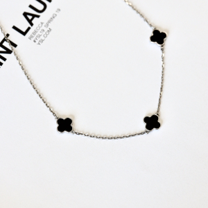 Золотое колье "Cloveria"