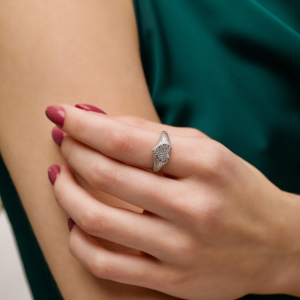 Серебряное кольцо "Сердце"