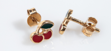 Маленькі прикраси для великих моментів: Путівник з дитячих сережок