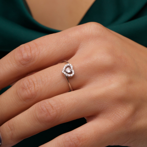 Срібна каблучка "Серце"