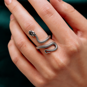 Серебряное кольцо "Змея"
