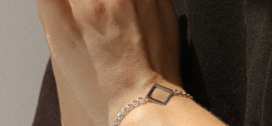 Мистецтво на зап'ясті: Занурення у світ жіночих браслетів