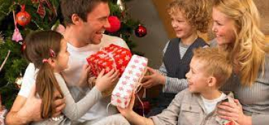 Вічні моменти: Як вибрати ідеальну ювелірну прикрасу для новорічного подарунка вашому батькові