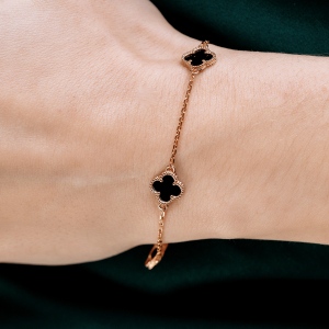 Золотой браслет "Cloveria"