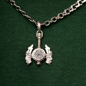 Серебряный подвес "Топор"