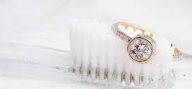 Мистецтво догляду за золотом: поради для збереження блиску та краси