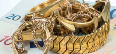 Чи можна купувати прикраси в ломбарді