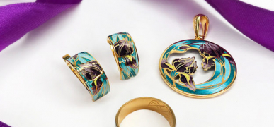 Прикраси з емаллю