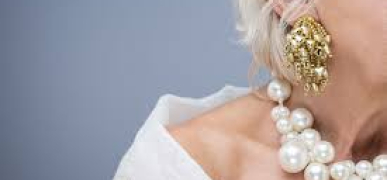 Розкіш величини: Масивні сережки у світі ювелірних тенденцій